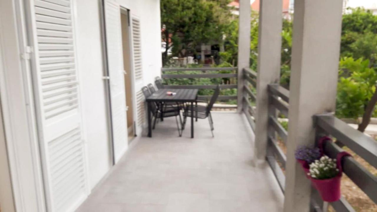 Apartman Ivana Podgora Exteriör bild